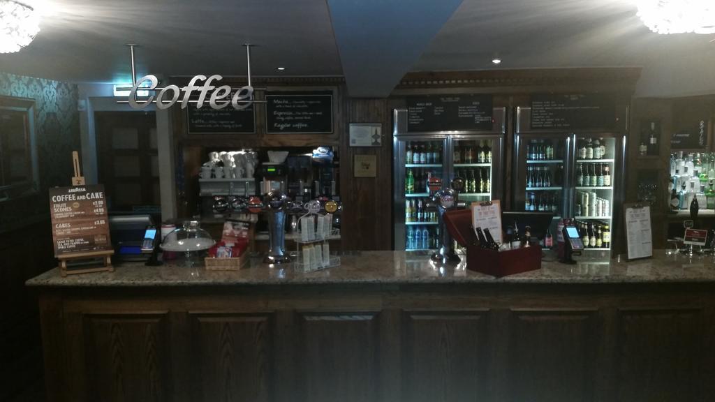 The Three Tuns Hotel Wetherspoon Тирск Экстерьер фото
